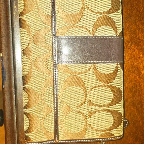 Coach wallet in preloved condition - Picture 2 of 5
